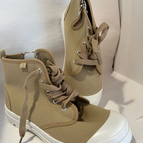 Tommy Bahama Shoes - Tommy Bahama Beige Canvas High-Tops